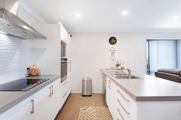 Photo of property in 2 Matawai Puna Drive, Pukekohe, 2120