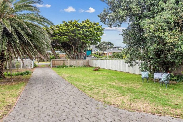 Photo of property in 100 The Esplanade, Raumati South, Paraparaumu, 5032