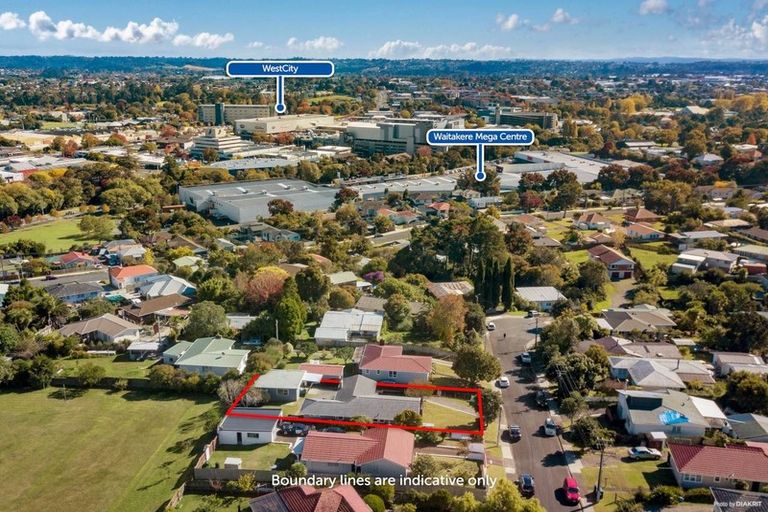 Photo of property in 16 Robert Burke Place, Henderson, Auckland, 0612