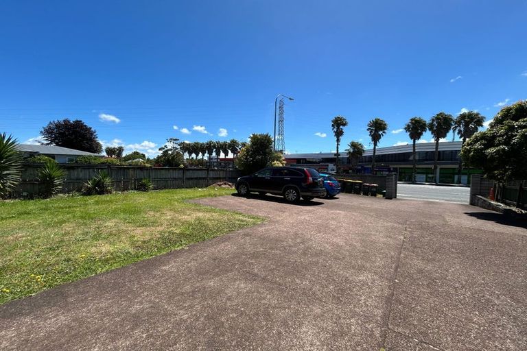Photo of property in 265 Te Atatu Road, Te Atatu South, Auckland, 0610