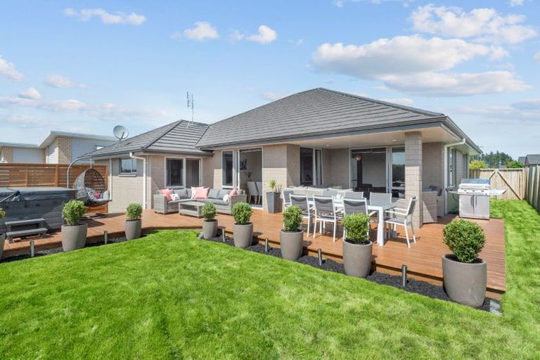 Photo of property in 22 Helen June Avenue, Flagstaff, Hamilton, 3210