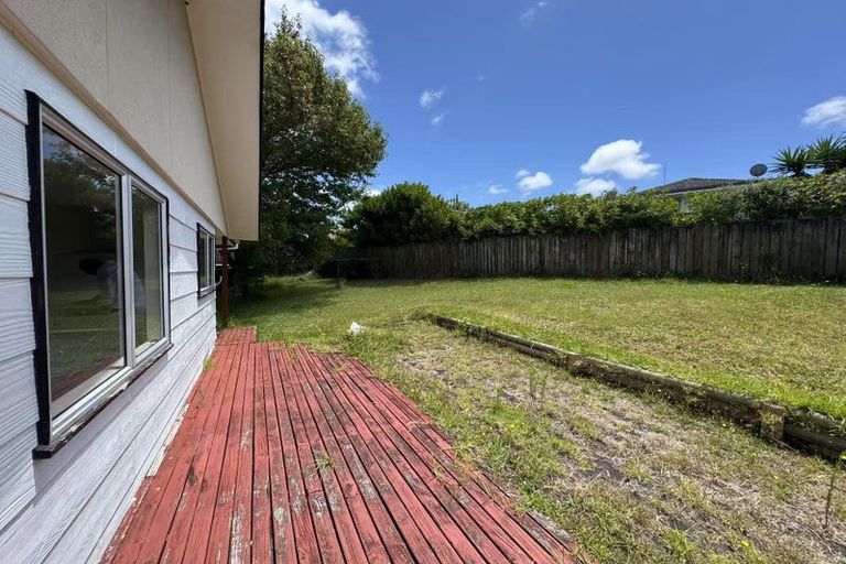 Photo of property in 18 Athena Drive, Totara Vale, Auckland, 0629