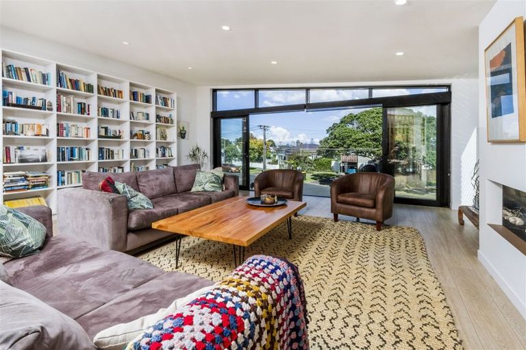 Photo of property in 26 Wicklow Road, Narrow Neck, Auckland, 0622