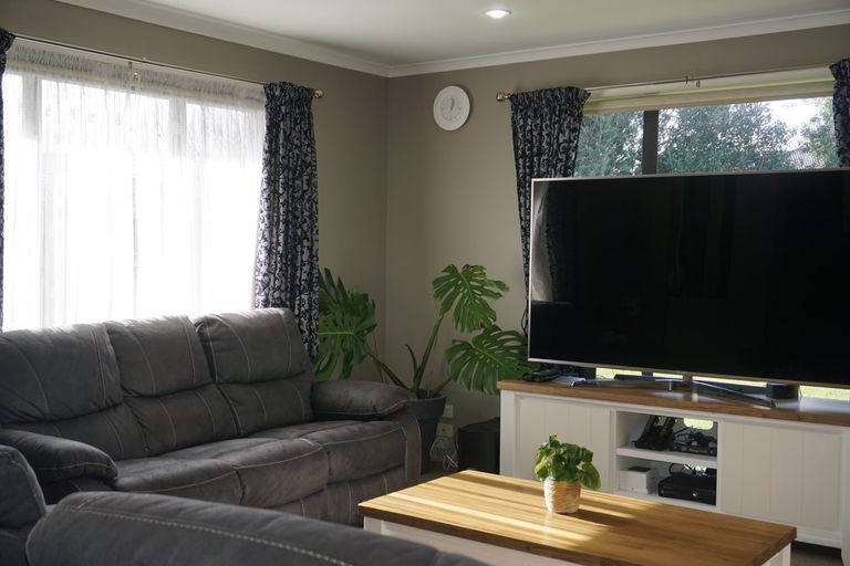 Photo of property in 15 Wimbledon Close, Nawton, Hamilton, 3200