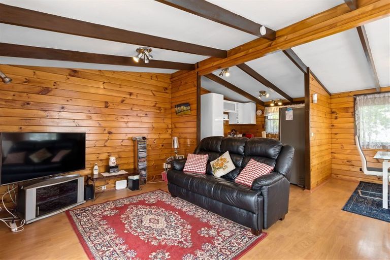 Photo of property in 17a Newington Road, Henderson, Auckland, 0612