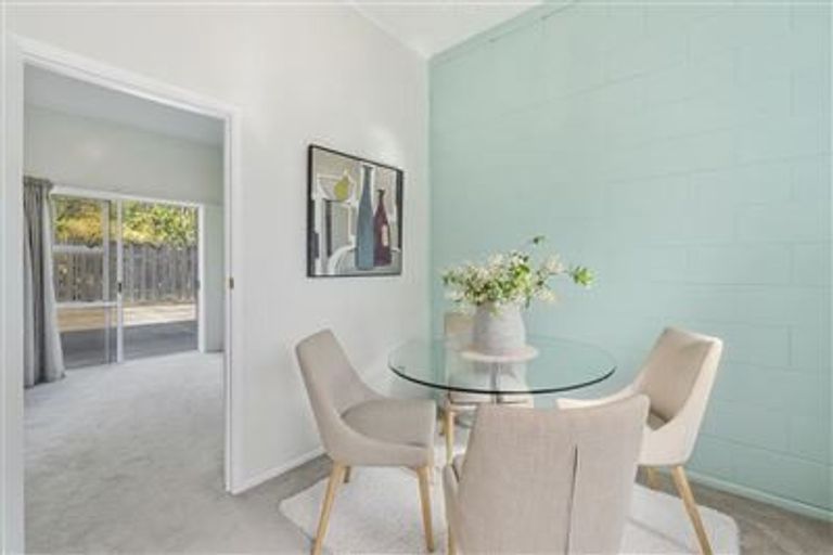 Photo of property in 2/20 Flavia Close, Torbay, Auckland, 0630