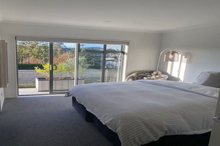 Photo of property in 2 Hooton Drive, Kumeu, 0810