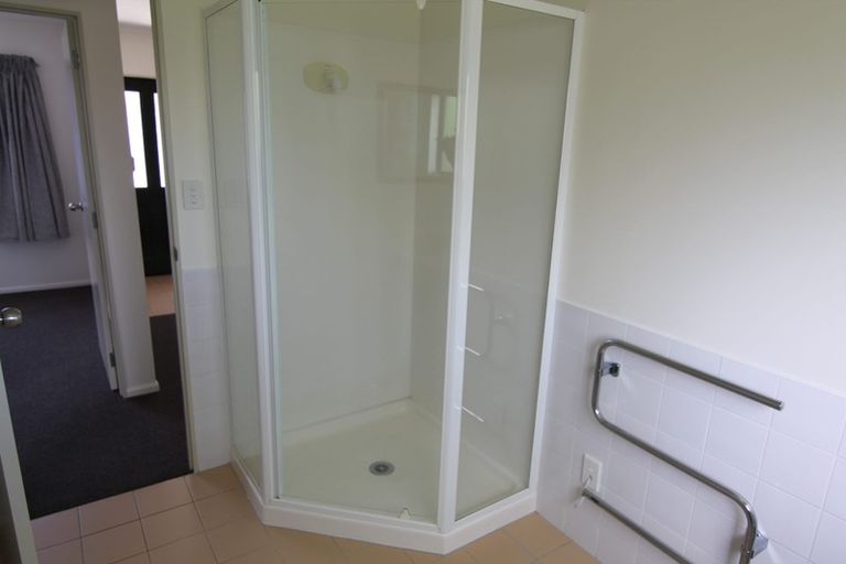 Photo of property in 1/35 Eastglen Road, Glen Eden, Auckland, 0602