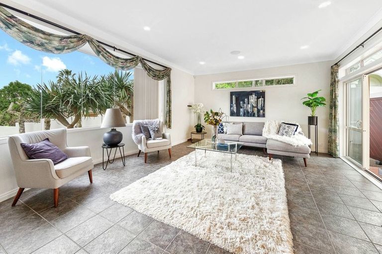 Photo of property in 56 Manor Park, Sunnyhills, Auckland, 2010