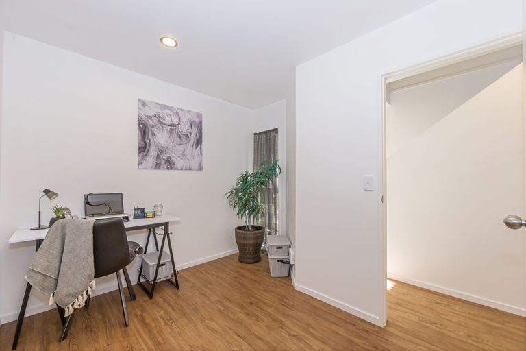 Photo of property in 1/206 Manuka Road, Bayview, Auckland, 0629