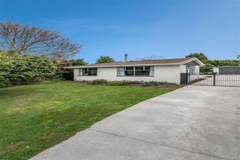Photo of property in 8 Tracy Place, Redwood, Christchurch, 8051