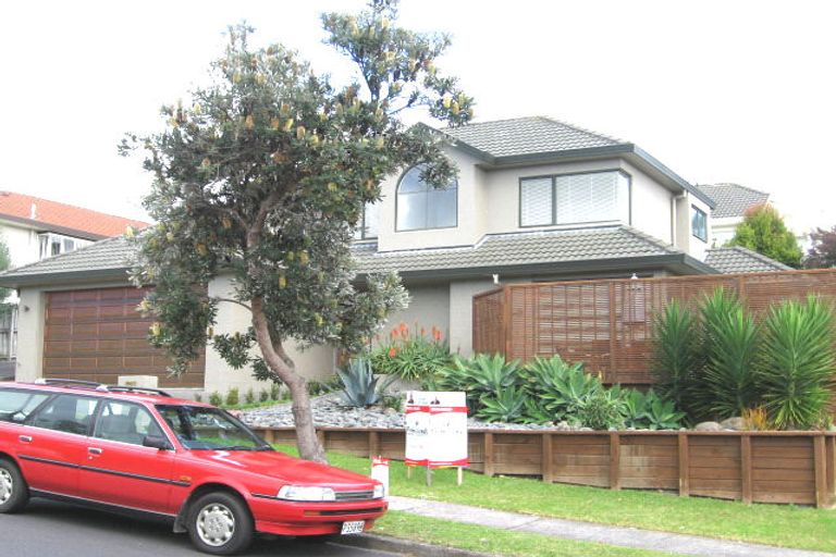 Photo of property in 2/19 Simmental Crescent, Somerville, Auckland, 2014