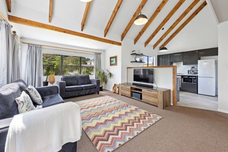 Photo of property in 14 Donegal Grove, Birchville, Upper Hutt, 5018