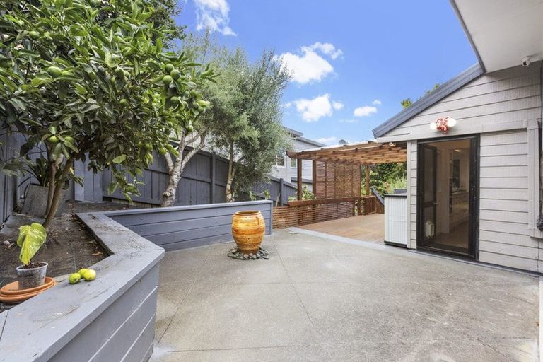 Photo of property in 2/34 Sycamore Drive, Sunnynook, Auckland, 0620