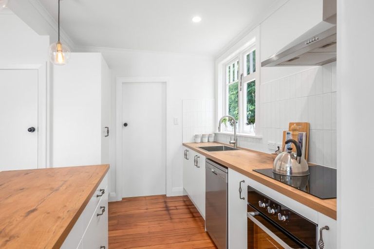 Photo of property in 1-2/6a Pohutukawa Street, Woburn, Lower Hutt, 5010