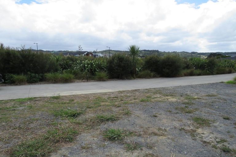 Photo of property in 47 Ara Kakara Avenue, Huapai, Kumeu, 0810