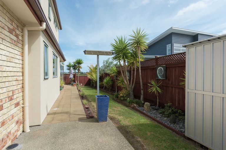 Photo of property in 27 Fergy Crescent, Wattle Downs, Auckland, 2103