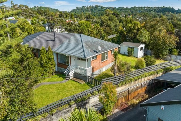Photo of property in 3/70 Kaurilands Road, Titirangi, Auckland, 0604