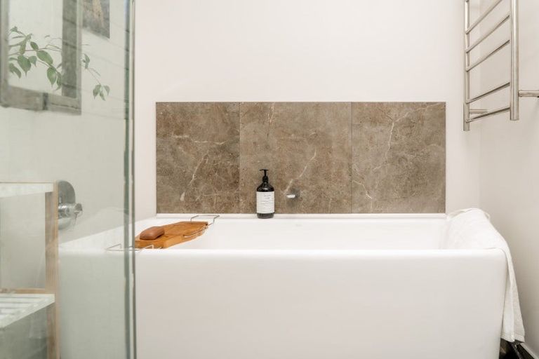 Photo of property in 23 Mcdonnell Road, Arrowtown, 9302