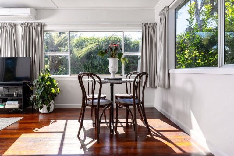 Photo of property in 8a Government Road, Raglan, 3225