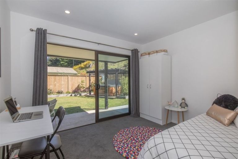 Photo of property in 44 Hedditch Street, Wanaka, 9305