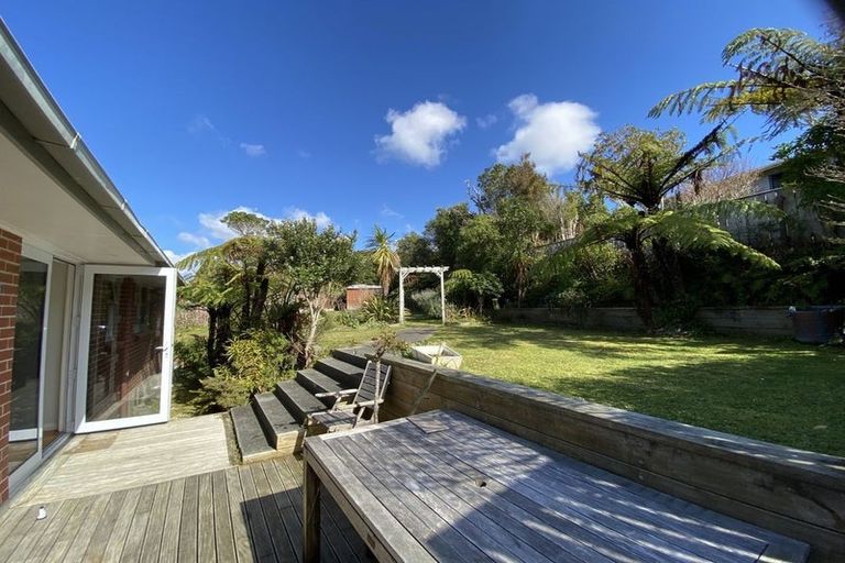 Photo of property in 37 Huntleigh Park Way, Ngaio, Wellington, 6035