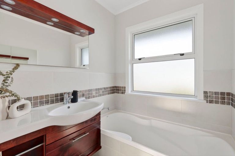 Photo of property in 47 Weld Street, Cambridge, 3434