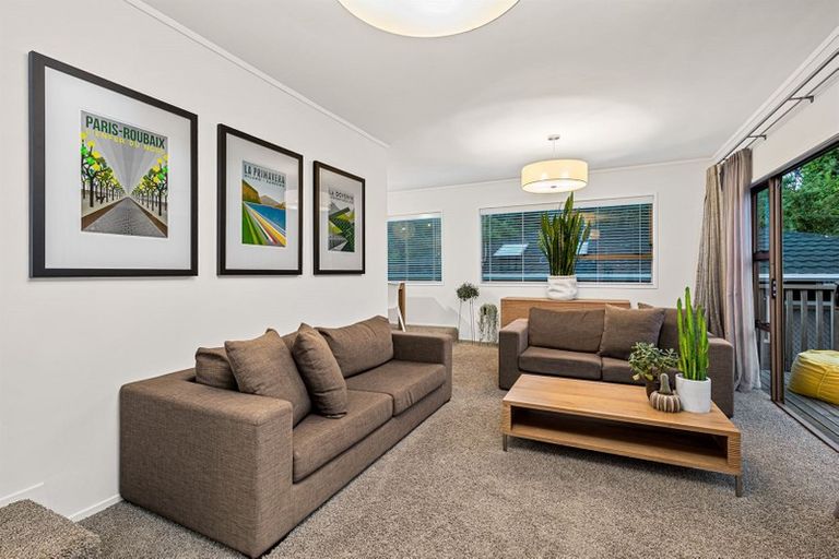 Photo of property in 2/34 Heathcote Road, Castor Bay, Auckland, 0620