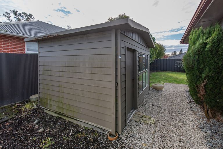 Photo of property in 32 Bentley Street, Russley, Christchurch, 8042