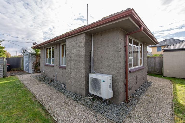 Photo of property in 32 Bentley Street, Russley, Christchurch, 8042