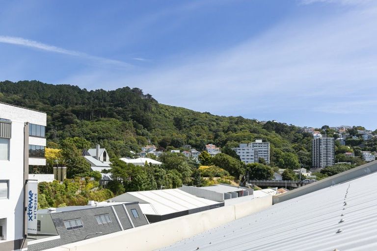 Photo of property in Metro Apartments, 18/220 Thorndon Quay, Pipitea, Wellington, 6011
