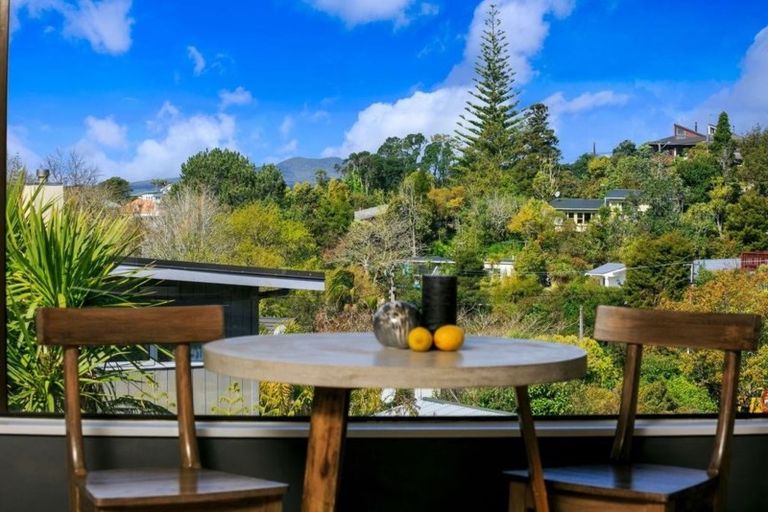 Photo of property in 1/86 Braemar Road, Castor Bay, Auckland, 0620