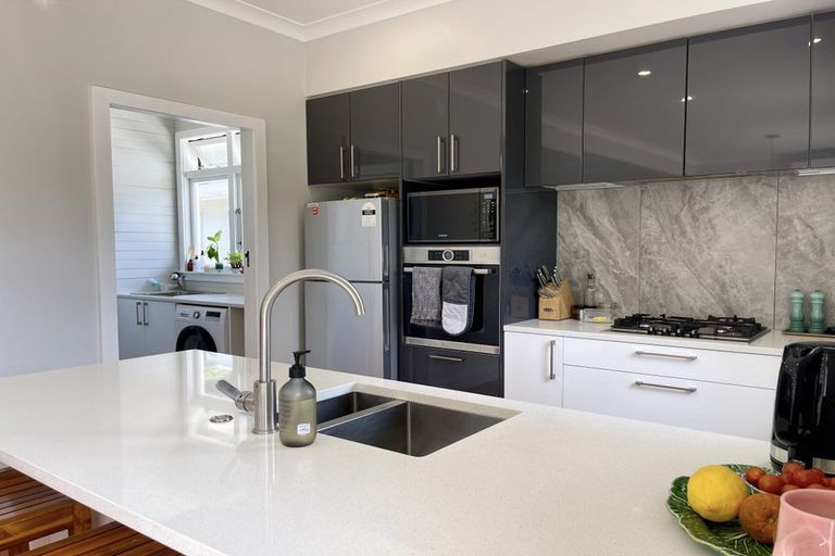 Photo of property in 4 Carnell Street, Napier South, Napier, 4110