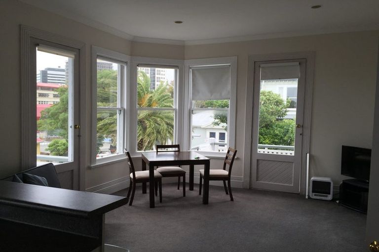 Photo of property in 1/10 Hobson Crescent, Thorndon, Wellington, 6011