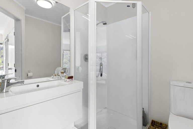 Photo of property in 32 Walter Road, Lowry Bay, Lower Hutt, 5013