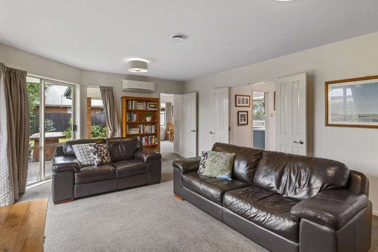 Photo of property in 2 Magnolia Lane, St Albans, Christchurch, 8052