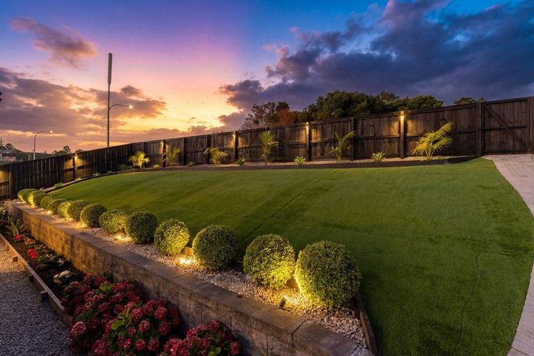 Photo of property in 17 Manawanui Way, Orewa, 0931