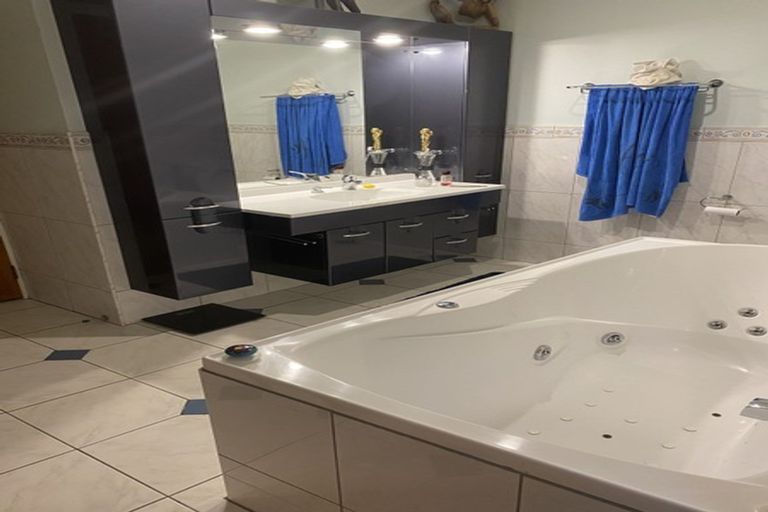 Photo of property in Courtenay Apartments, 701/120 Courtenay Place, Te Aro, Wellington, 6011