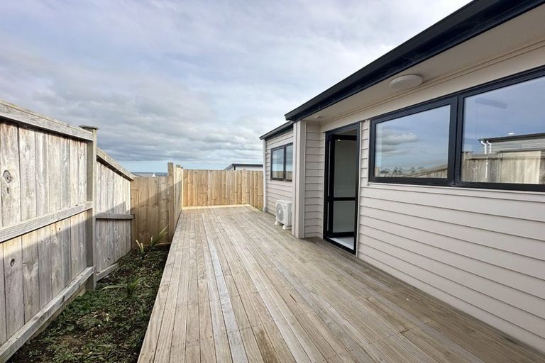 Photo of property in 15b Poruru Close, Papakura, 2110