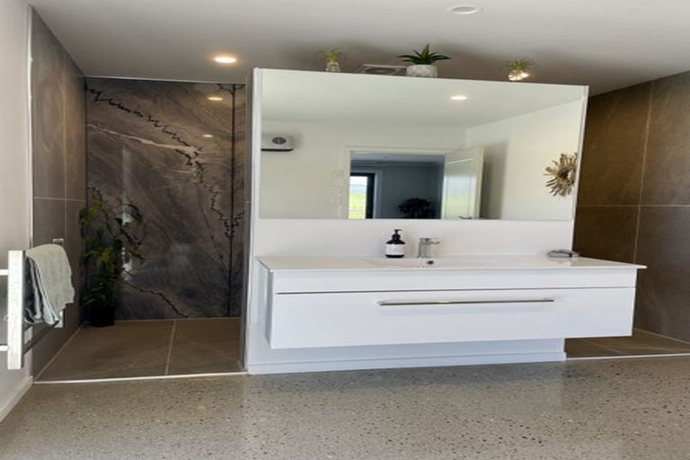 Photo of property in 211 Mcarthur Road, Springvale, Alexandra, 9391