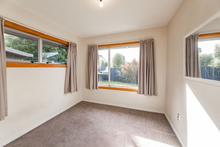 Photo of property in 32 Bentley Street, Russley, Christchurch, 8042