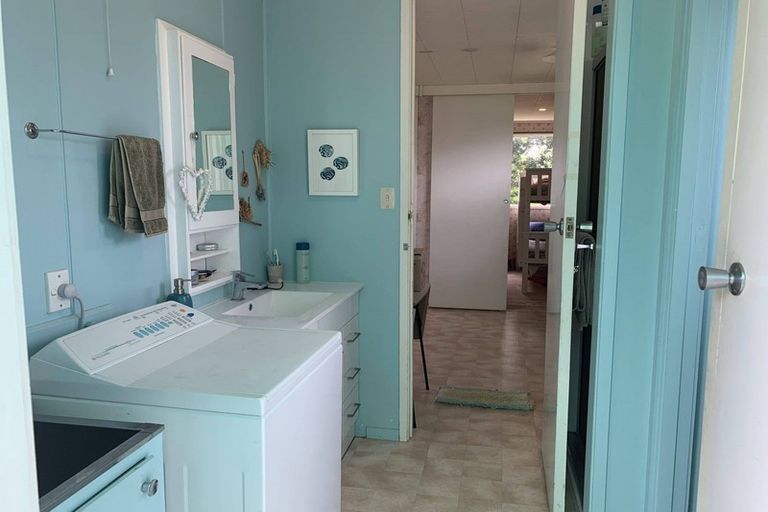 Photo of property in 19 Waetford Road, Matapouri, Whangarei, 0173