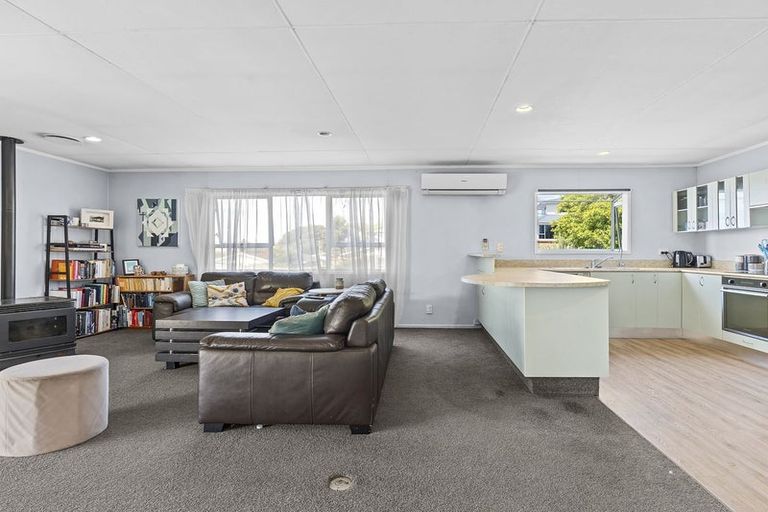 Photo of property in 14 Rainsford Street, Moturoa, New Plymouth, 4310