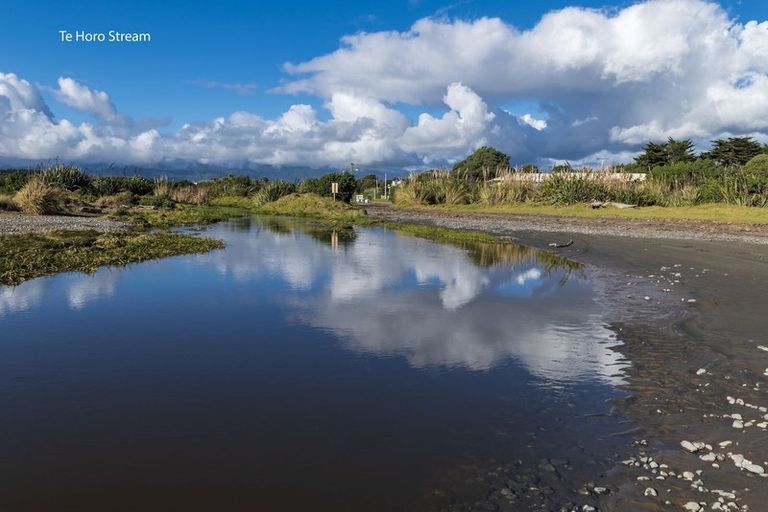 Photo of property in 329 Te Horo Beach Road, Te Horo Beach, Otaki, 5581