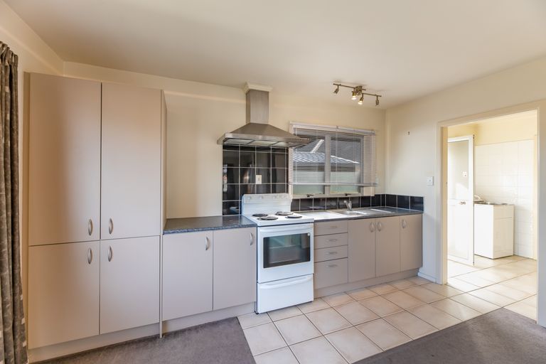Photo of property in 32 Bentley Street, Russley, Christchurch, 8042