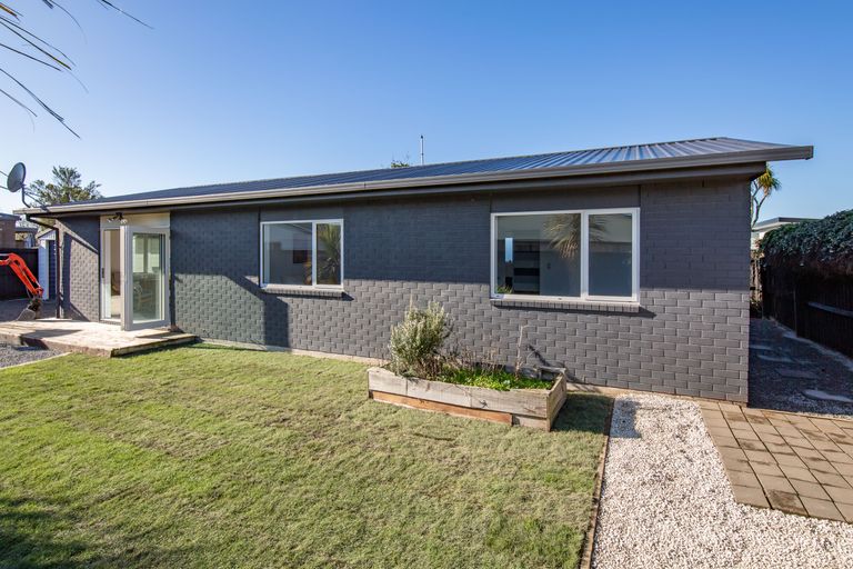 Photo of property in 62a Travis Road, Burwood, Christchurch, 8083