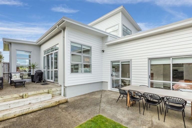 Photo of property in 20 Nelson Avenue, Aotea, Porirua, 5024