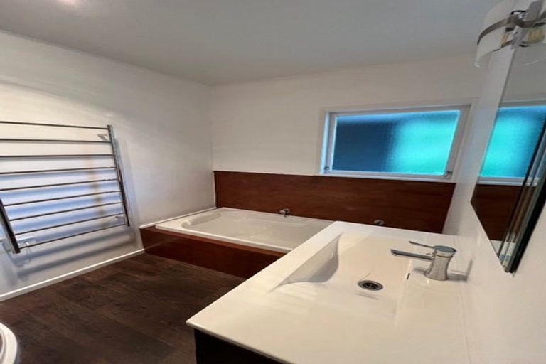 Photo of property in 11 Campbell Place, Pukehangi, Rotorua, 3015