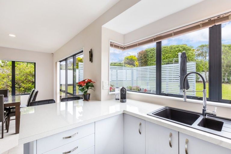 Photo of property in 35 Kinder Street, Acacia Bay, Taupo, 3330