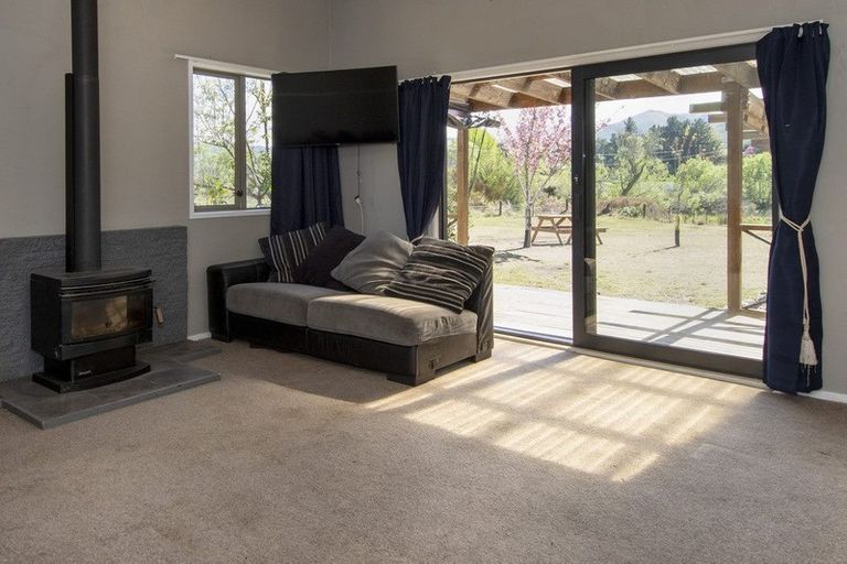 Photo of property in 35 Mclew Road, Inch Valley, Palmerston, 9483